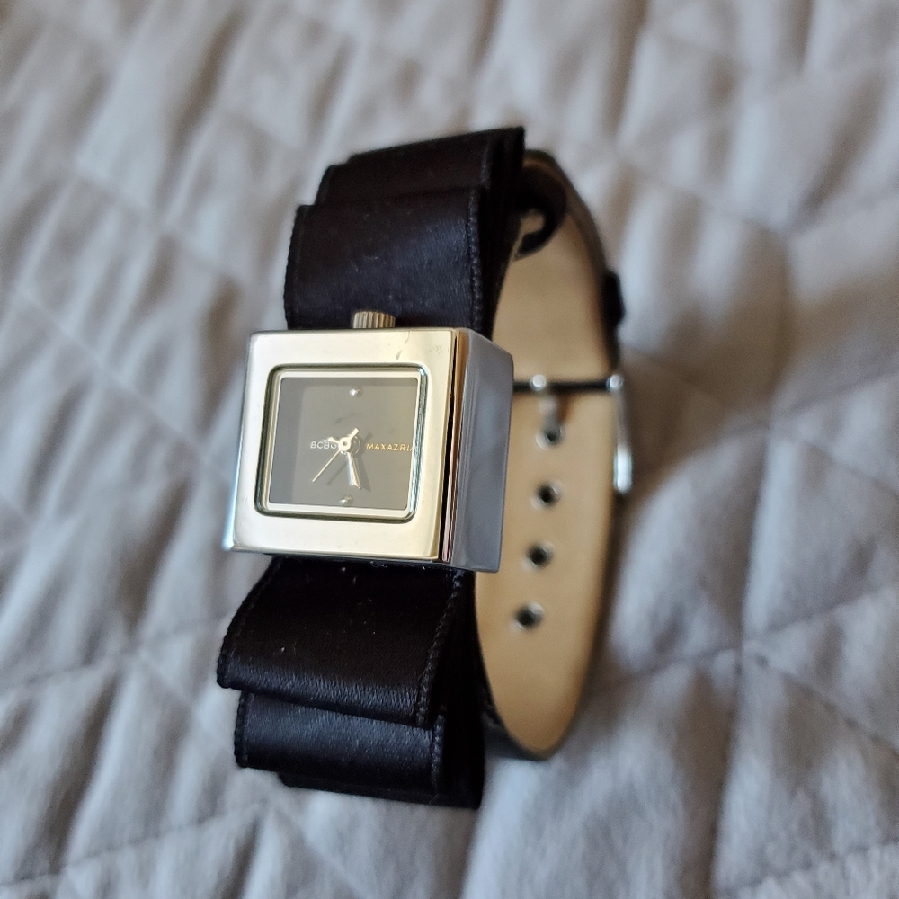 BCBGMaxAzria watch bow black OS